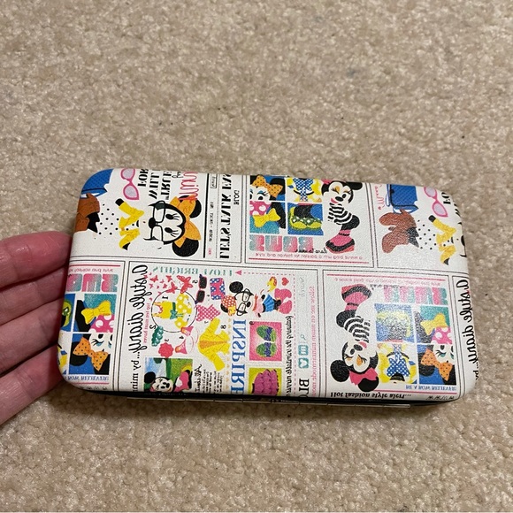 Disney Minnie Mouse Retro Fashion Magazine Push Latch Wallet-6x3x0.5” - Picture 2 of 8